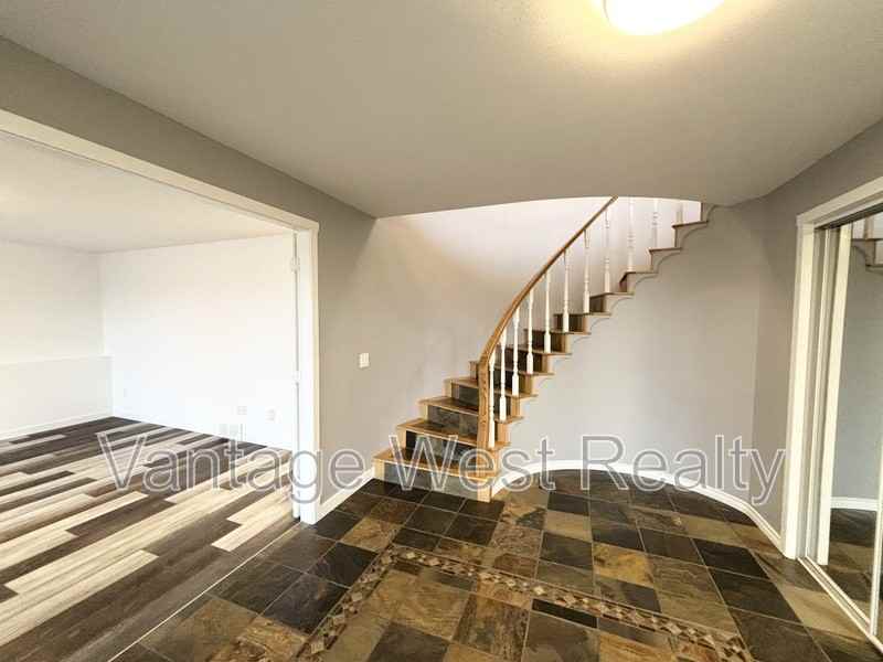 1389 Bentien Rd - Photo 3 of 31