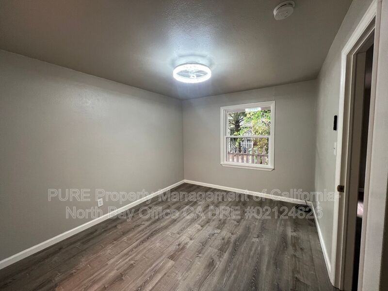 418 S Spring St #2 - Photo 5 of 9