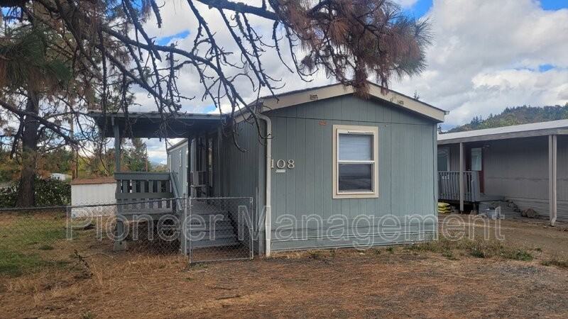 108 Club Ave - Photo 2 of 11