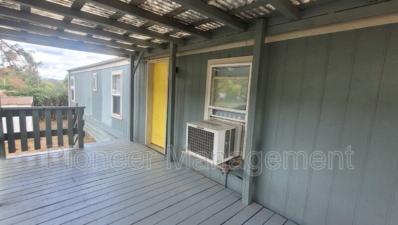 108 Club Ave - Photo 3 of 11