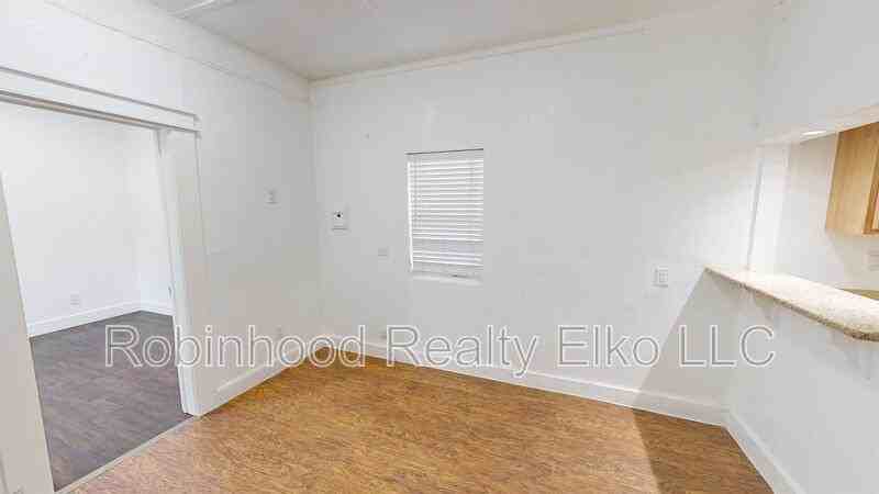 843 Lincoln Ave - Photo 5 of 15