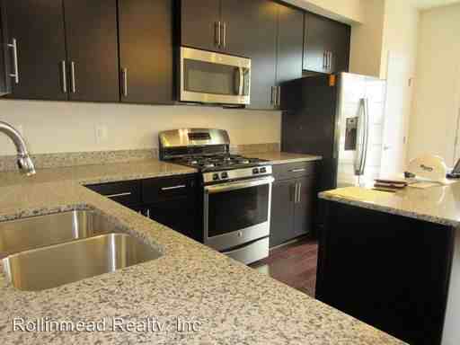2547 Baldwin Cres NE - Photo 3 of 13