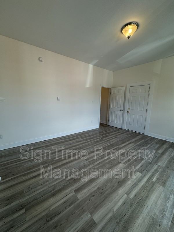 101 E Washington St - Photo 3 of 22