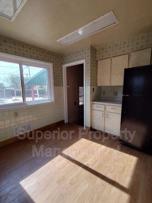 1947 E 18th St - Photo 5 of 13