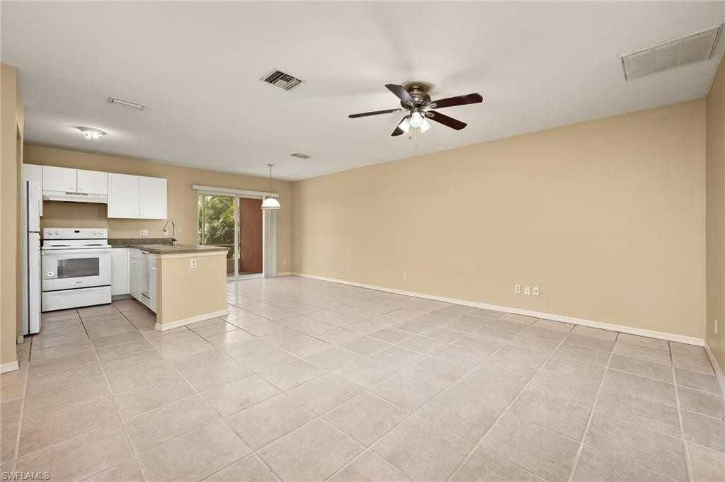 618 Se 9th St - Photo 3 of 9