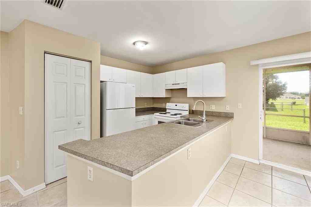 618 Se 9th St - Photo 5 of 9