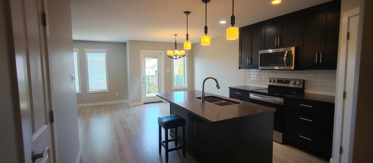 518 Devonia Rd W - Photo 2 of 15