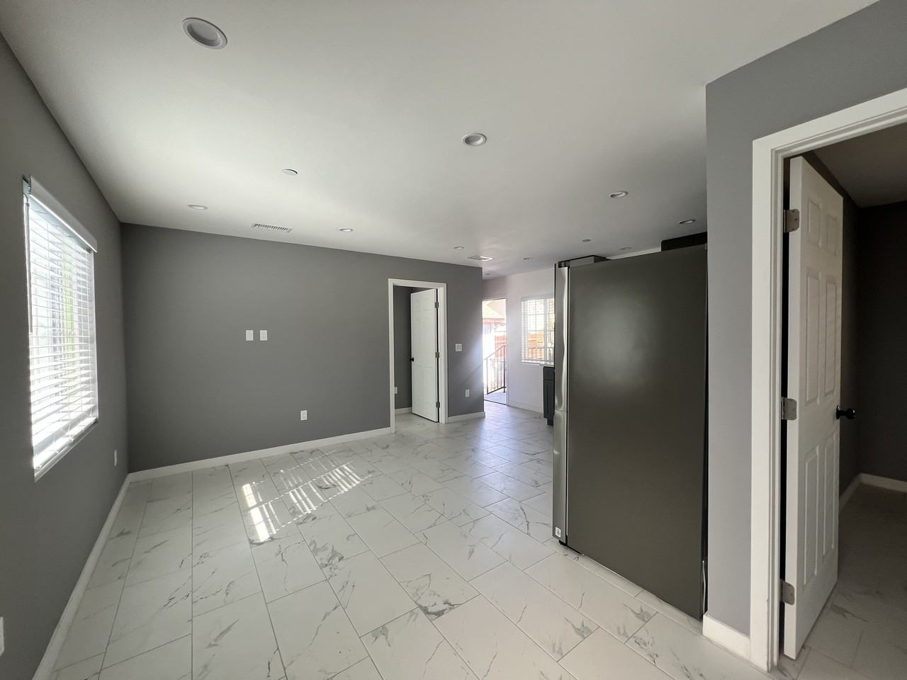 5310 Navarro St - Photo 6 of 17
