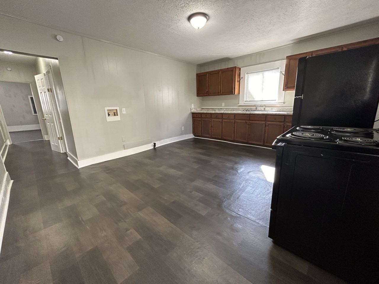 1266 Georgia Ave - Photo 3 of 9