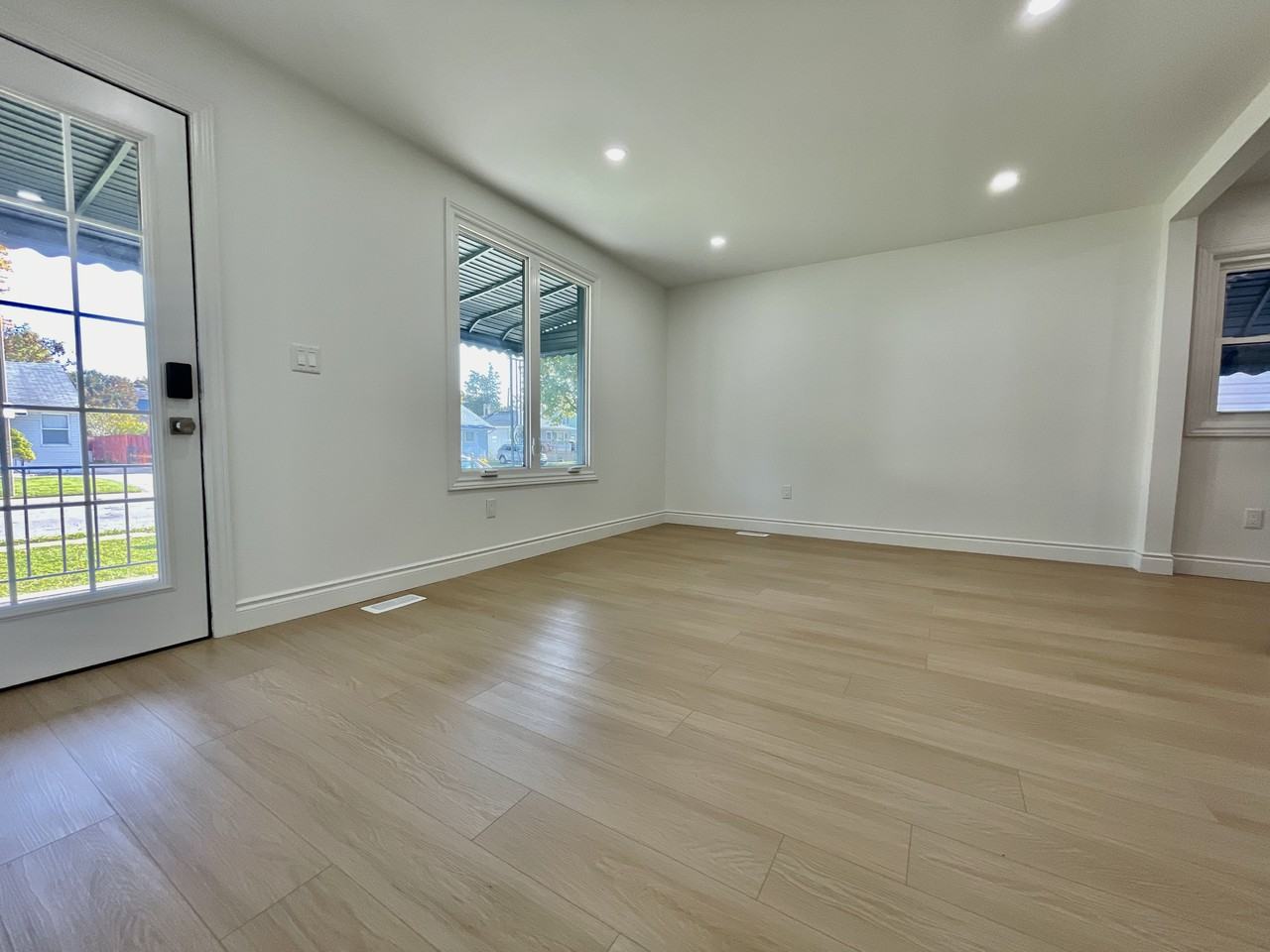 1715 Central Ave - Photo 4 of 21