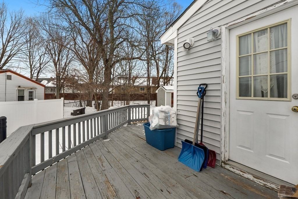 133-135 Willard Ct - Photo 2 of 28