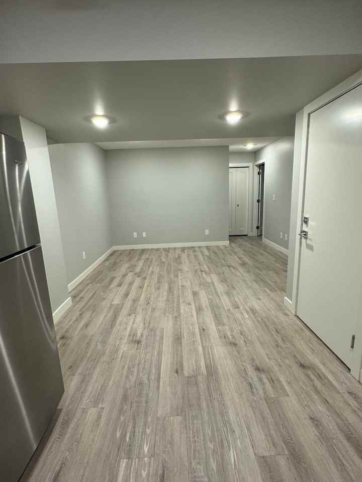 6417 Bsmt177 Ave Nw - Photo 5 of 15