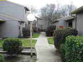 featured image of 855 Ne Victoria St #13