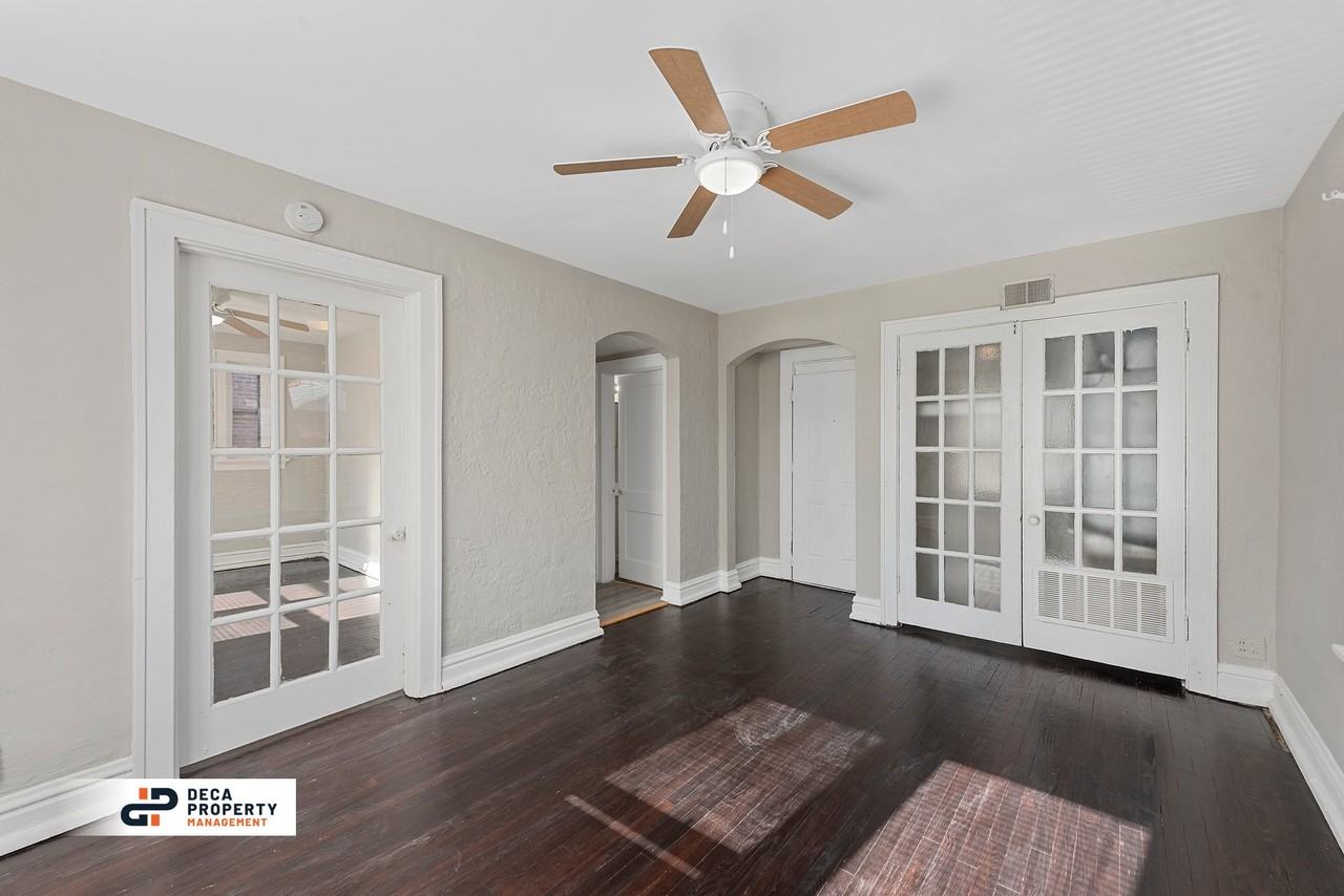 4231-4233 Ellenwood Ave - Photo 2 of 11