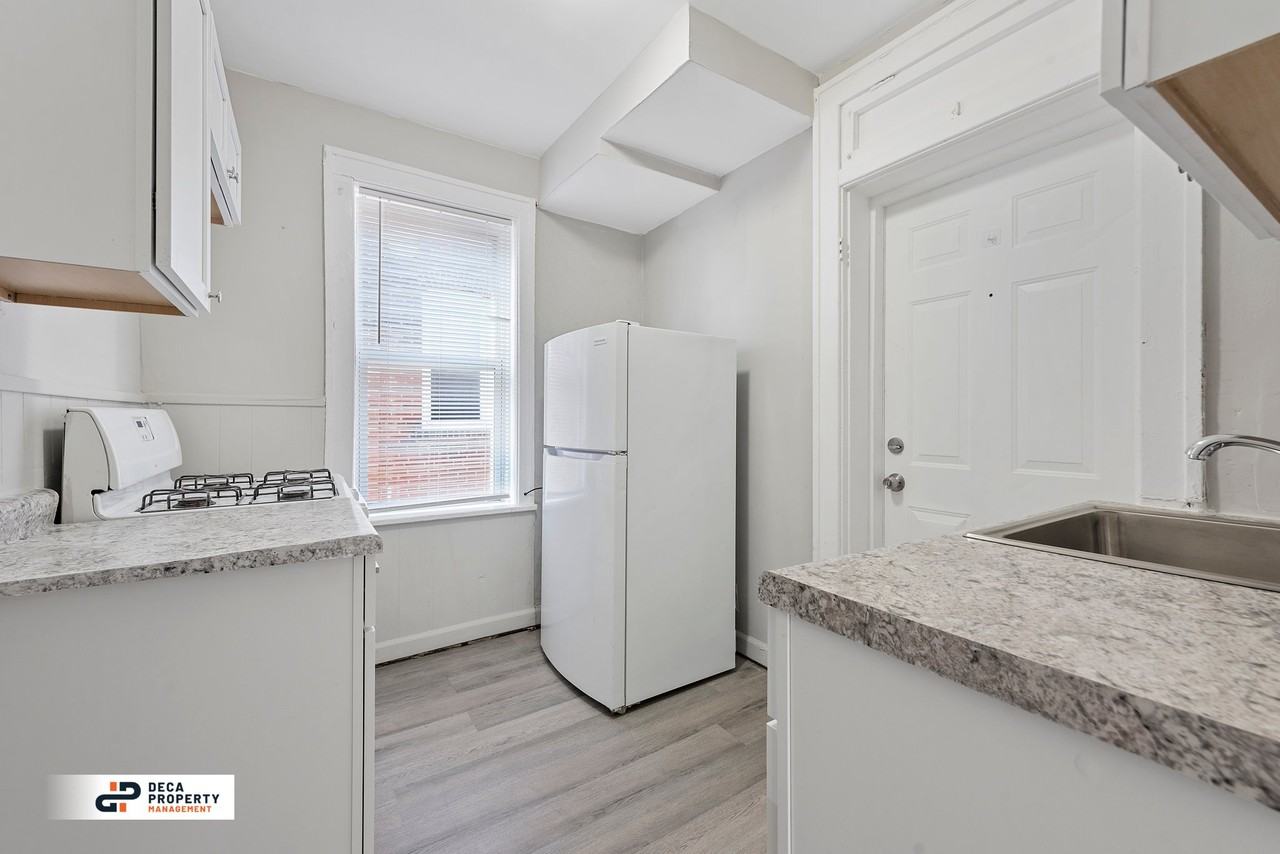 4231-4233 Ellenwood Ave - Photo 3 of 11