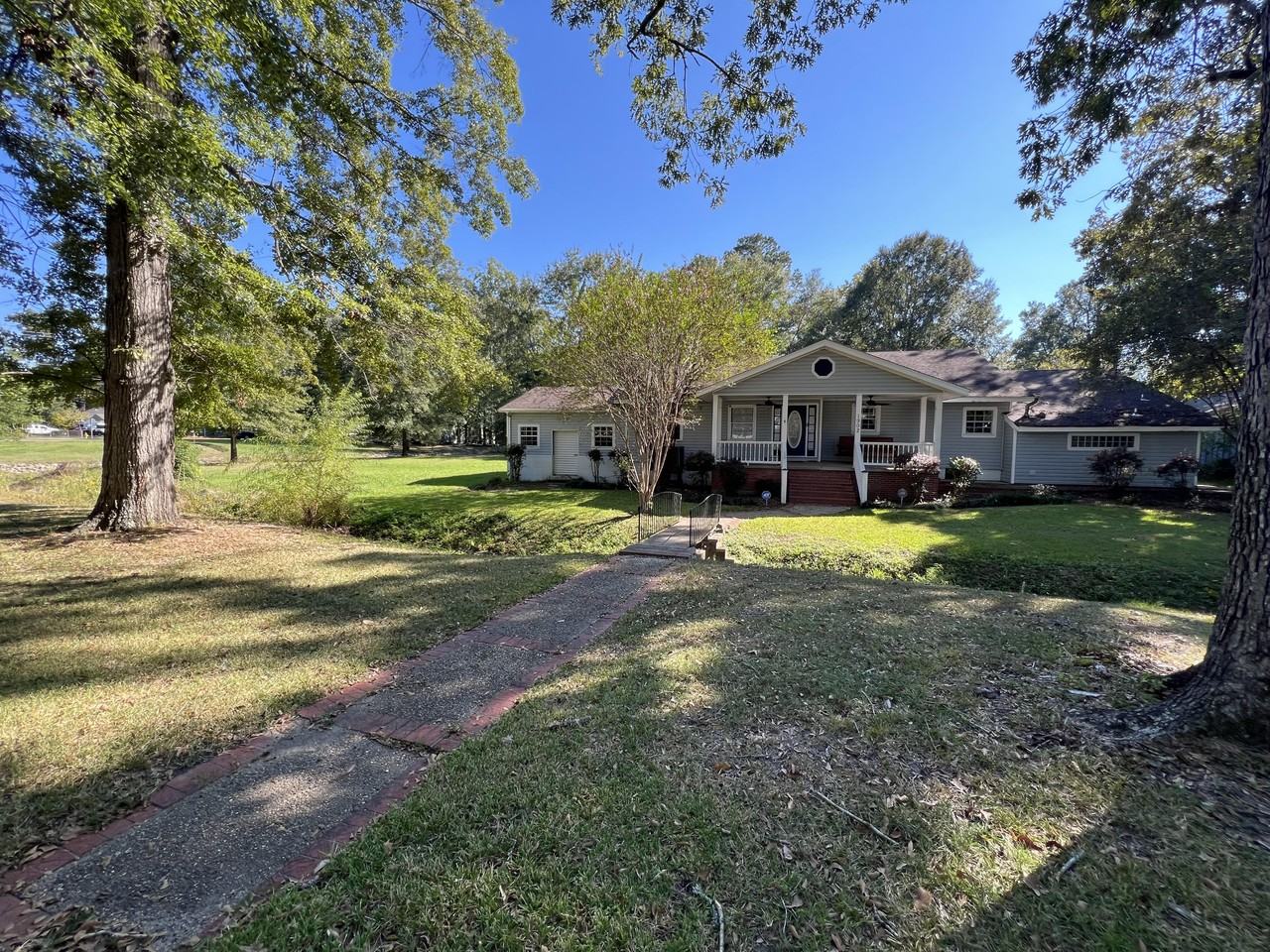 1902 Camp St - Photo 2 of 18