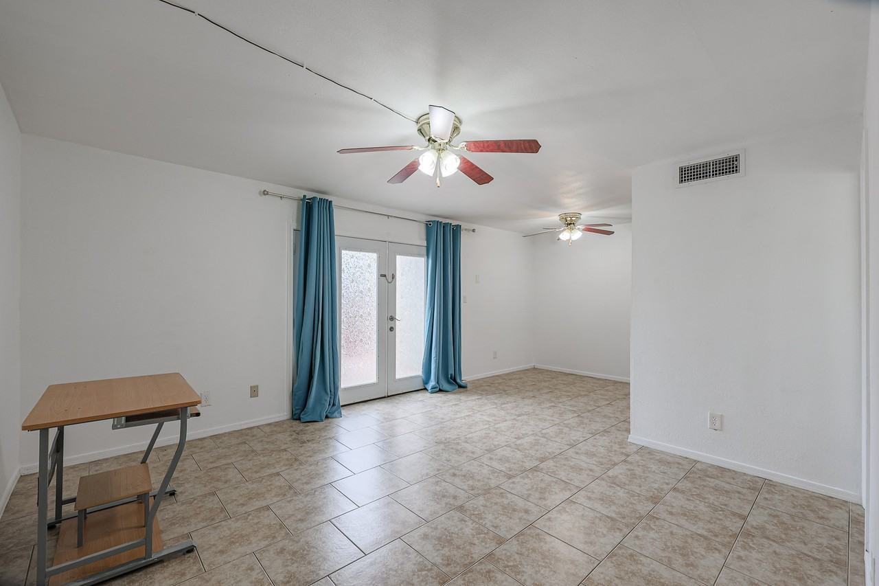 6058 W Golden Ln - Photo 5 of 19