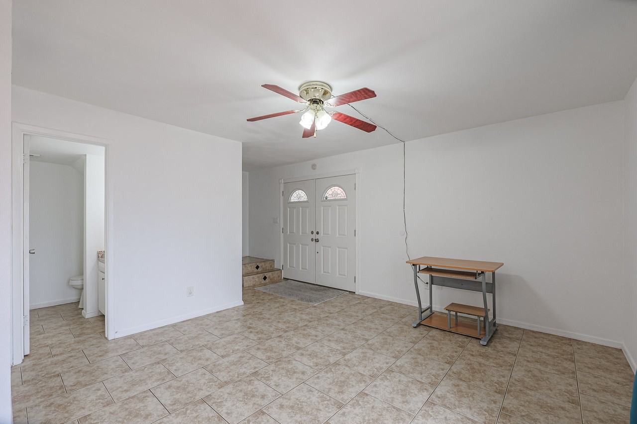 6058 W Golden Ln - Photo 6 of 19