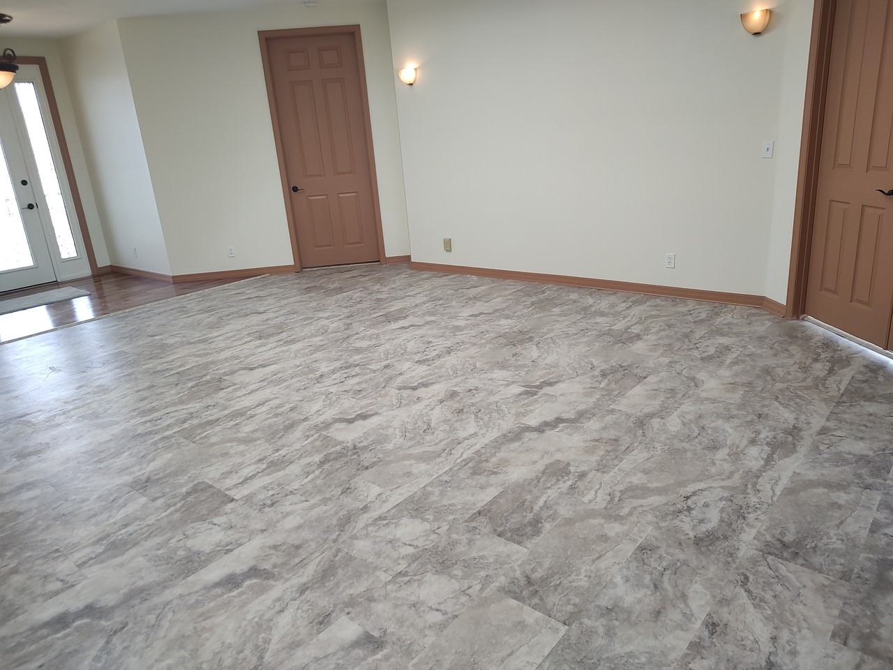 6900 Southwind Dr - Photo 3 of 26