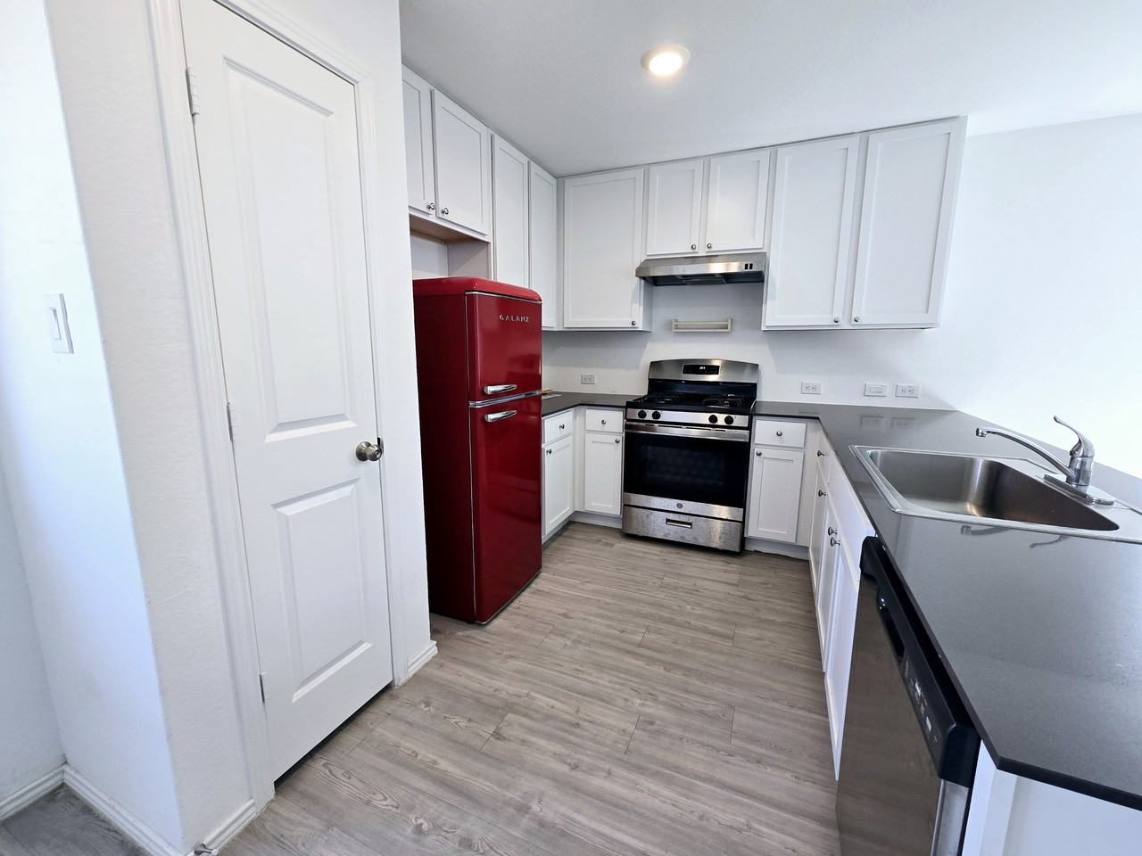 141 Cowboy Rdg - Photo 3 of 7