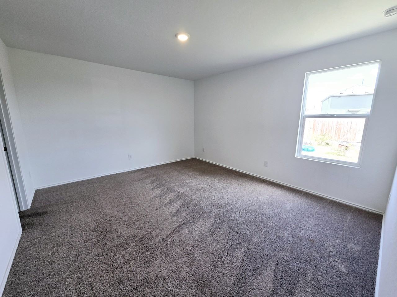 141 Cowboy Rdg - Photo 4 of 7