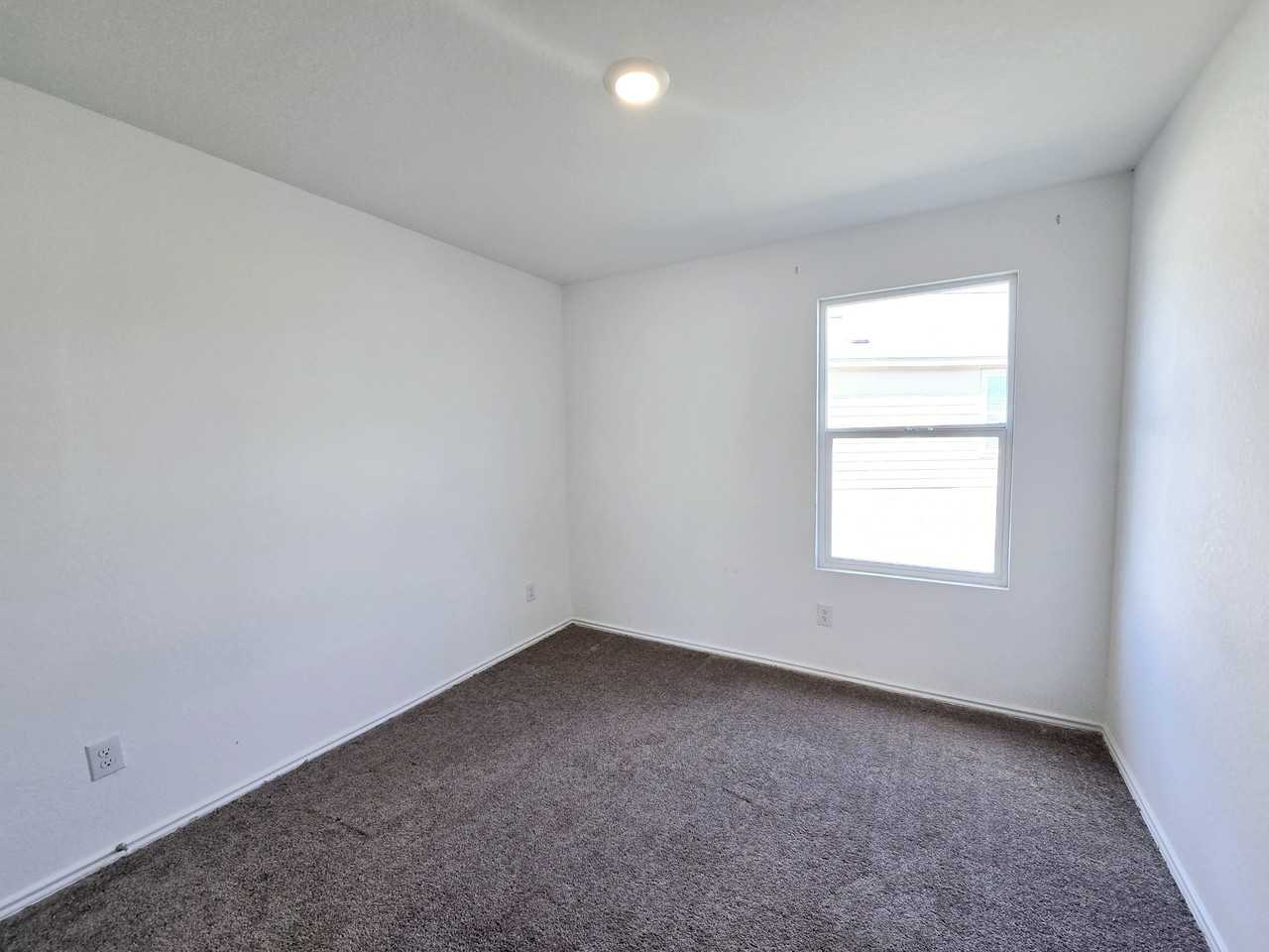 141 Cowboy Rdg - Photo 5 of 7