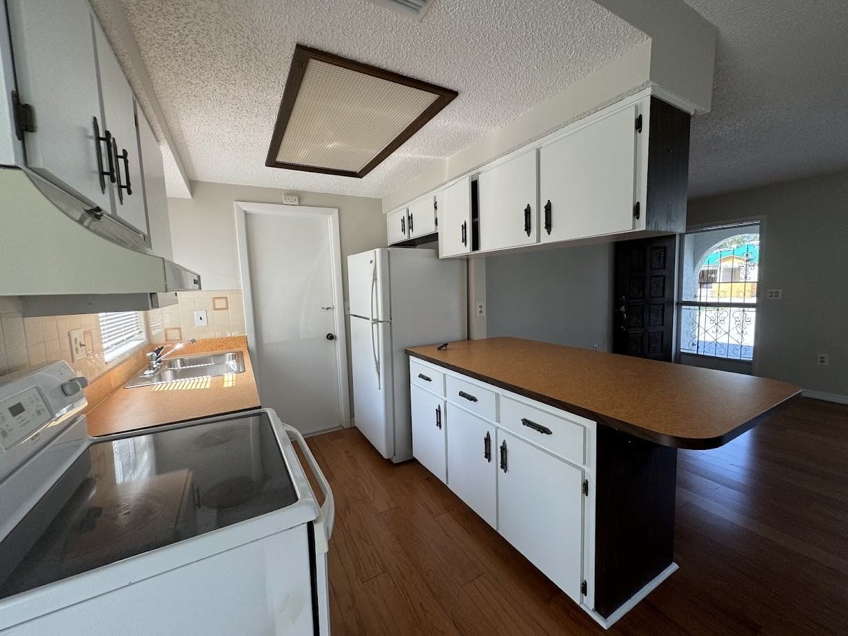 9246 Bladon St - Photo 6 of 19