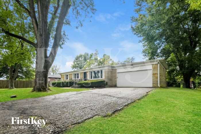 8848 S Illinois St - Photo 2 of 16