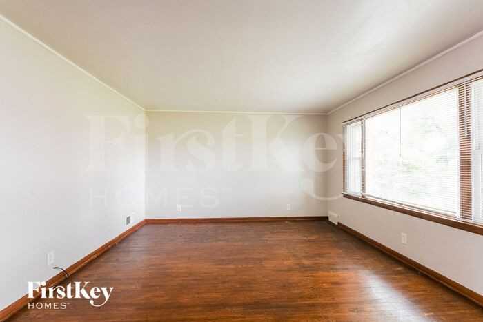 8848 S Illinois St - Photo 3 of 16