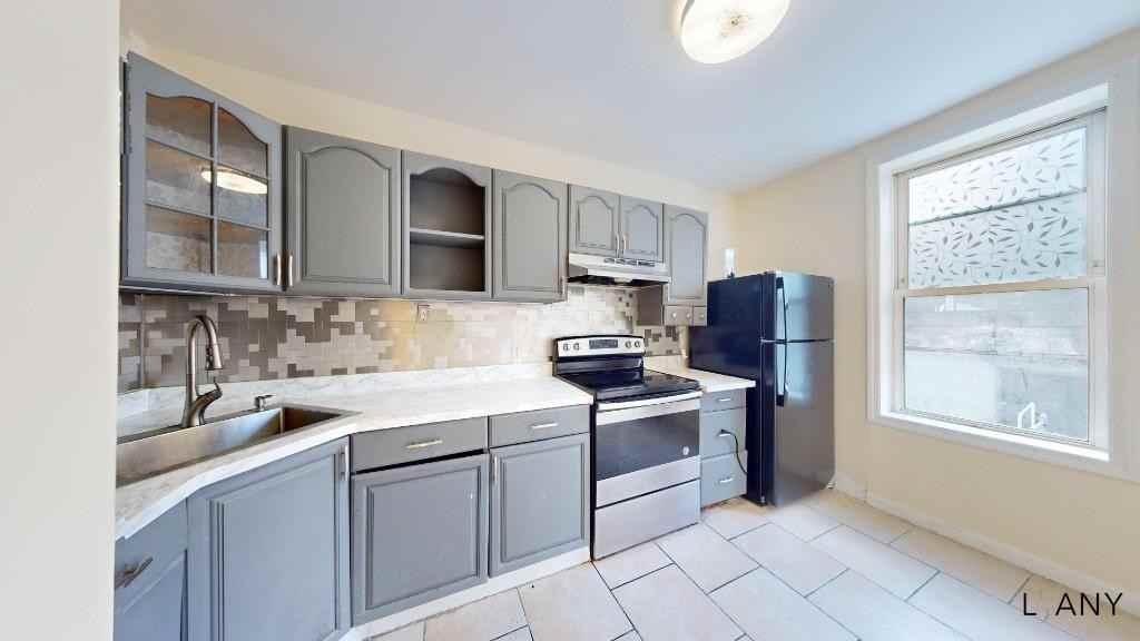 654 E 188th St #2 - Photo 2 of 11