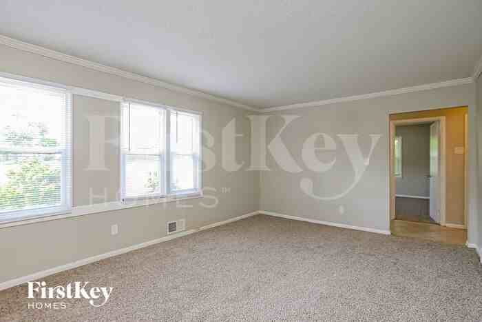 7211 E 87th St - Photo 3 of 15