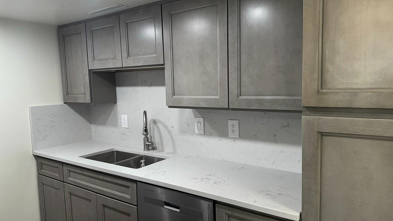 362 East 1500 South - Photo 5 of 10