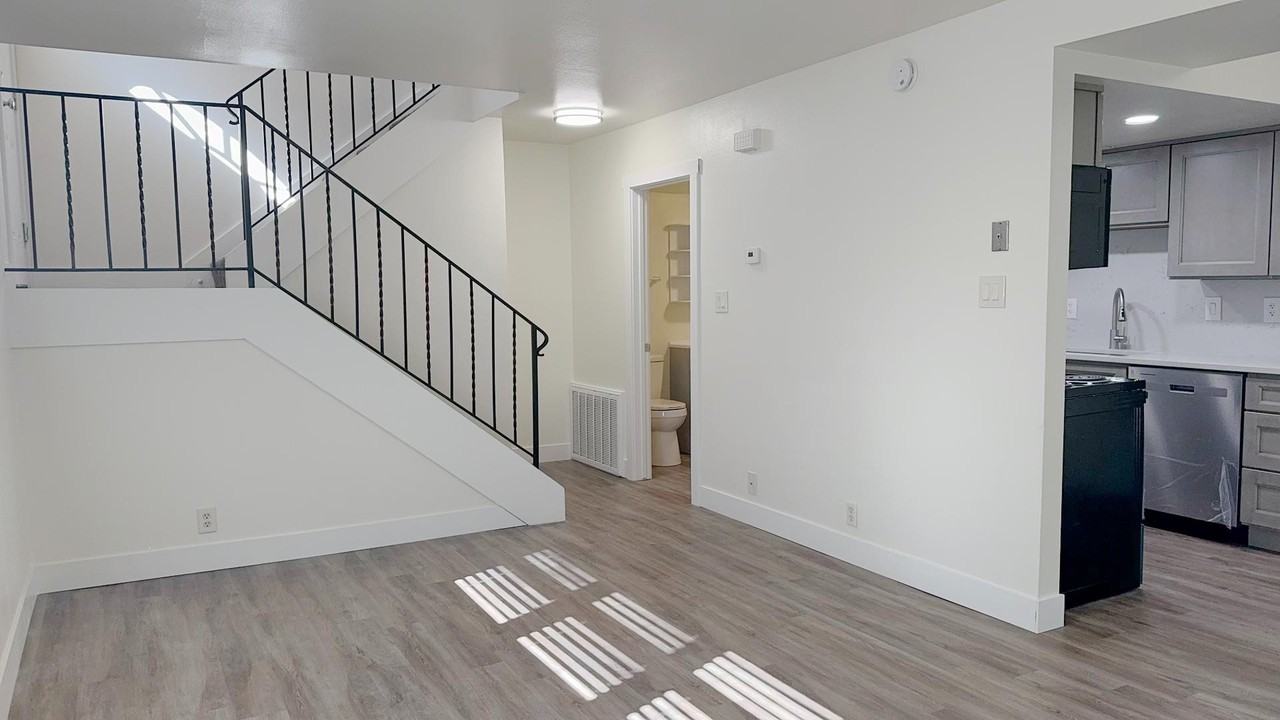 362 East 1500 South - Photo 6 of 10