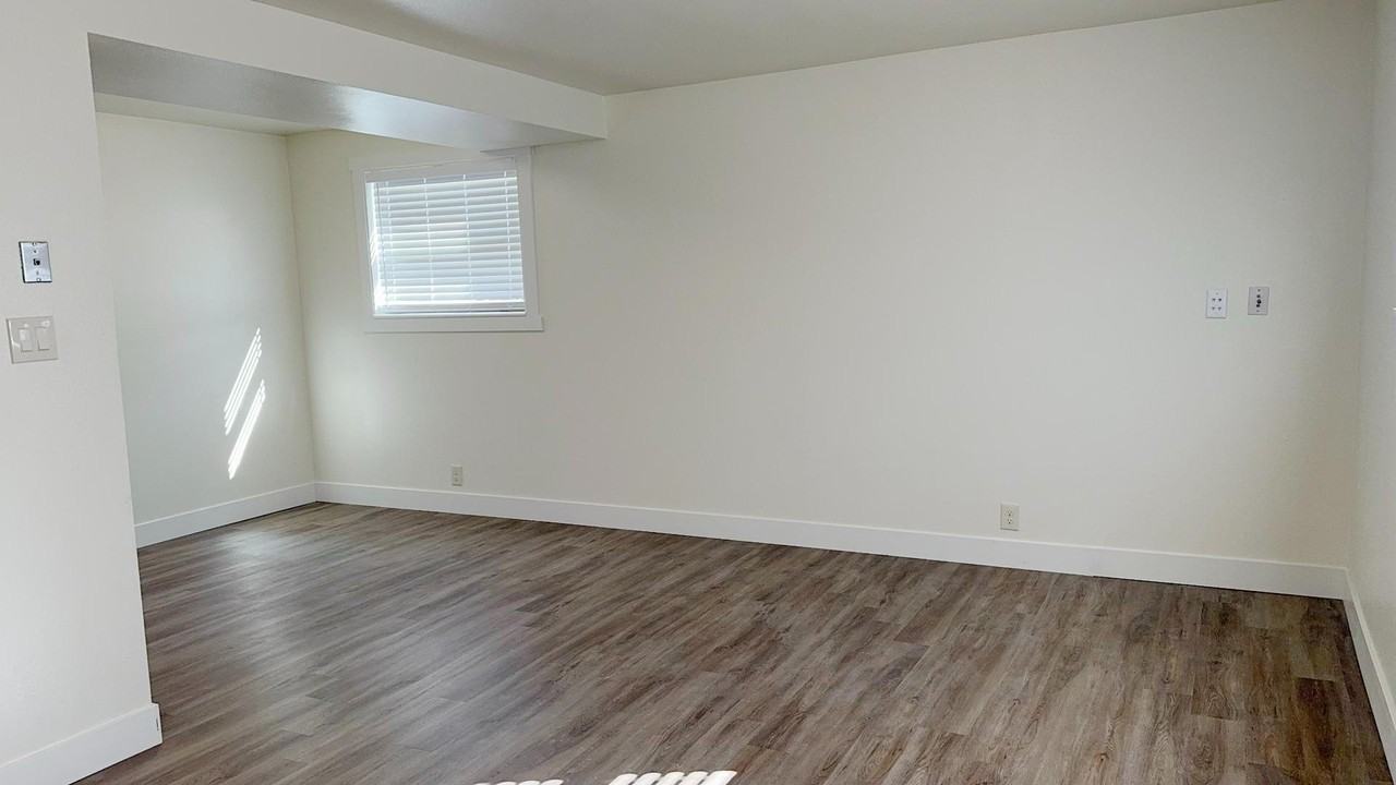 362 East 1500 South - Photo 7 of 10
