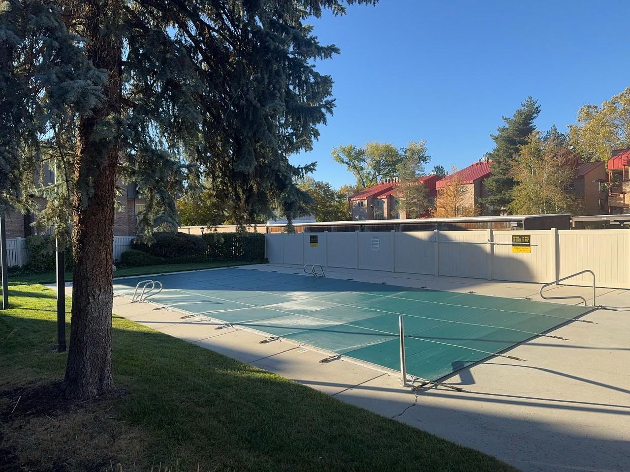 4872 S Highland Cir - Photo 3 of 10