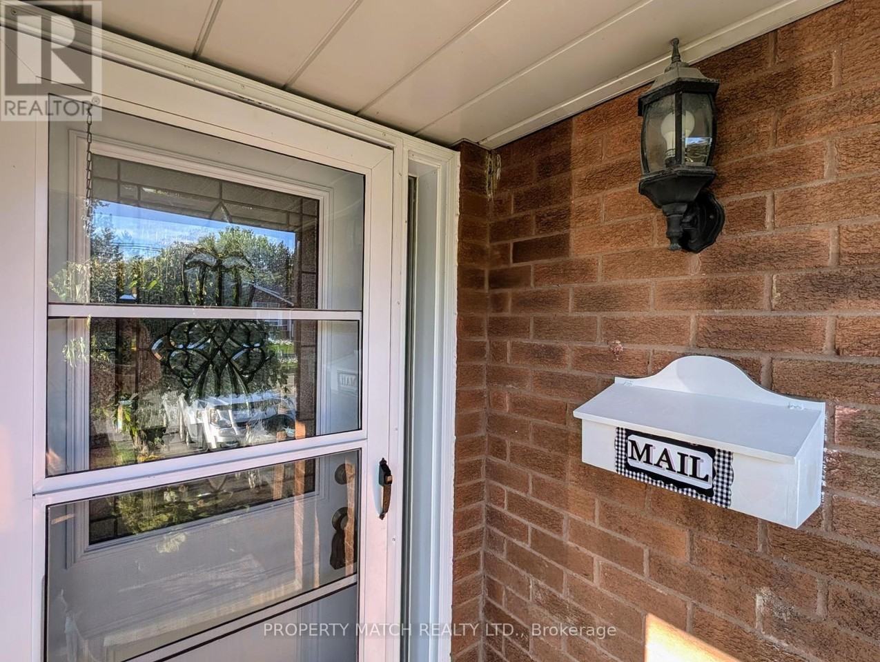 496 Burnham Manor Court - Photo 3 of 26