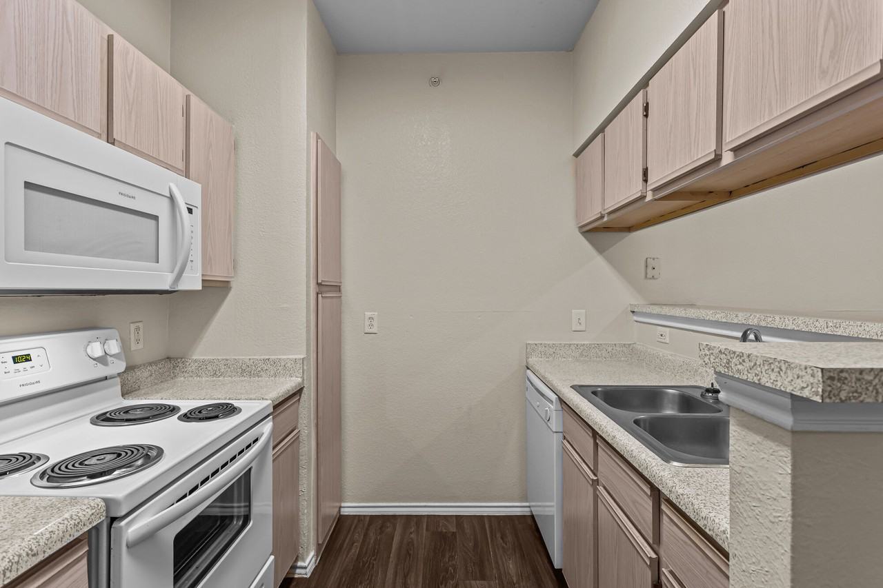 Fountains of Burleson - Photo 3 of 50