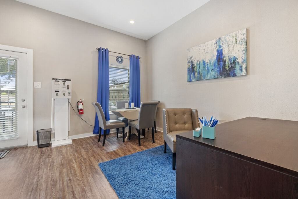 Cleburne Plaza - Photo 3 of 16