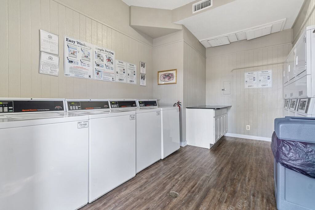 Cleburne Plaza - Photo 4 of 16