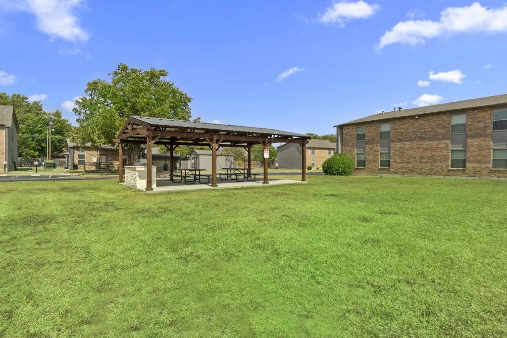 Cleburne Plaza - Photo 6 of 16