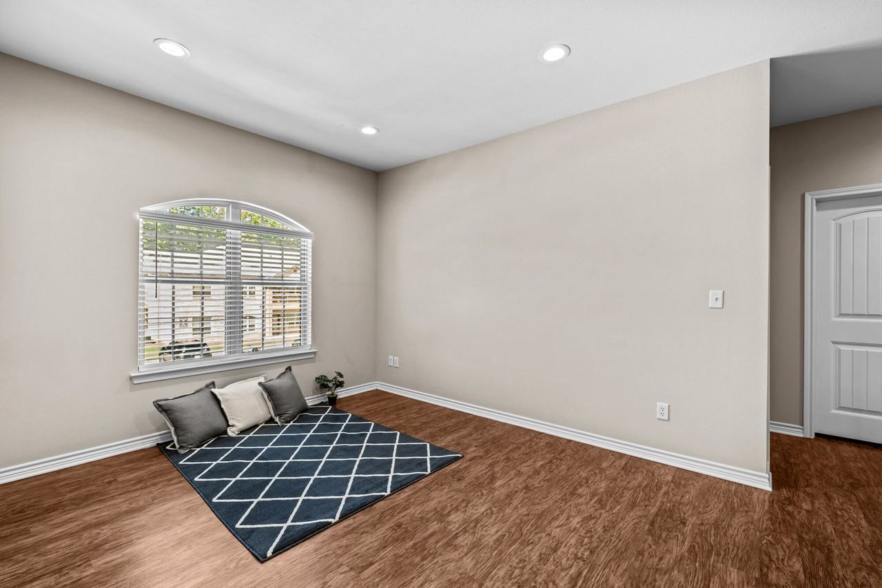 Stonegate - Photo 3 of 31