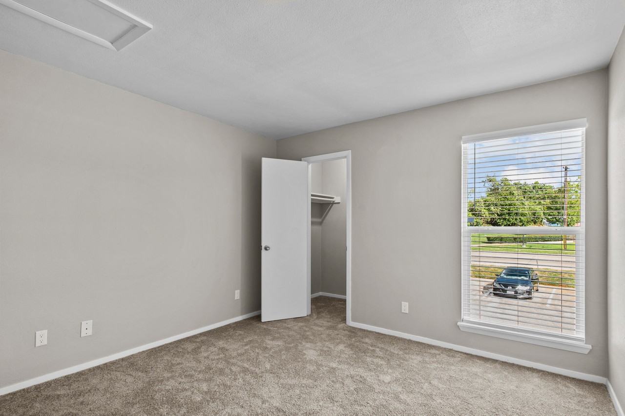 Kennington Apartments - Photo 2 of 34