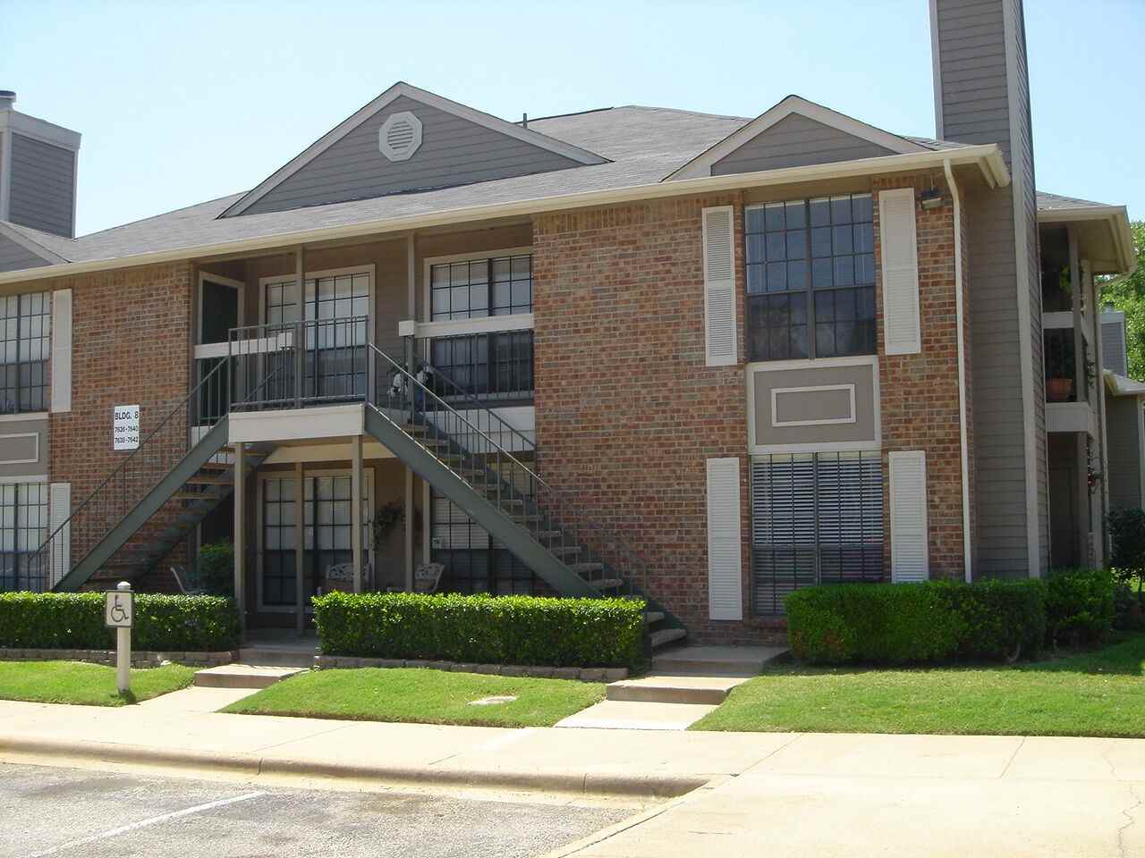 North Hills Place - Photo 4 of 10