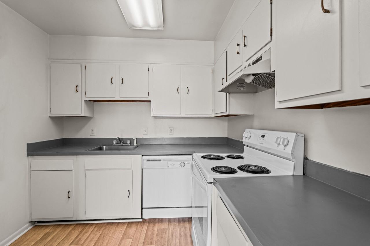 Falcon House - Photo 5 of 33