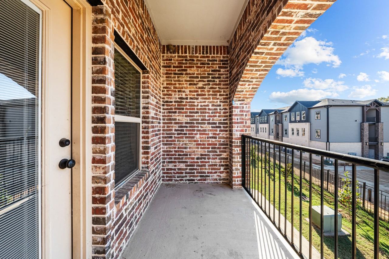 Arbors of Mineola - Photo 7 of 32