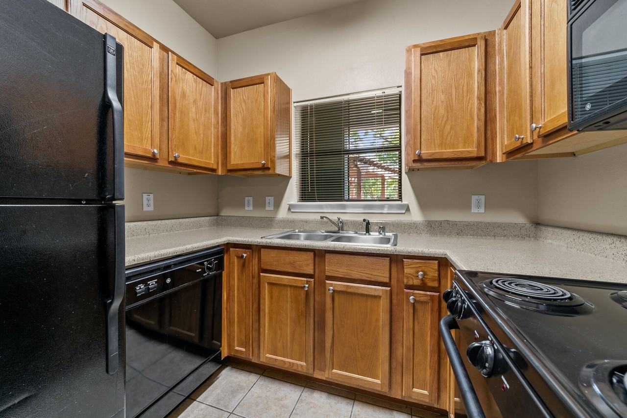 Plaza At Chase Oaks - Photo 6 of 25