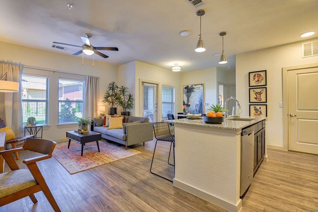 Autumn Breeze - Photo 2 of 20