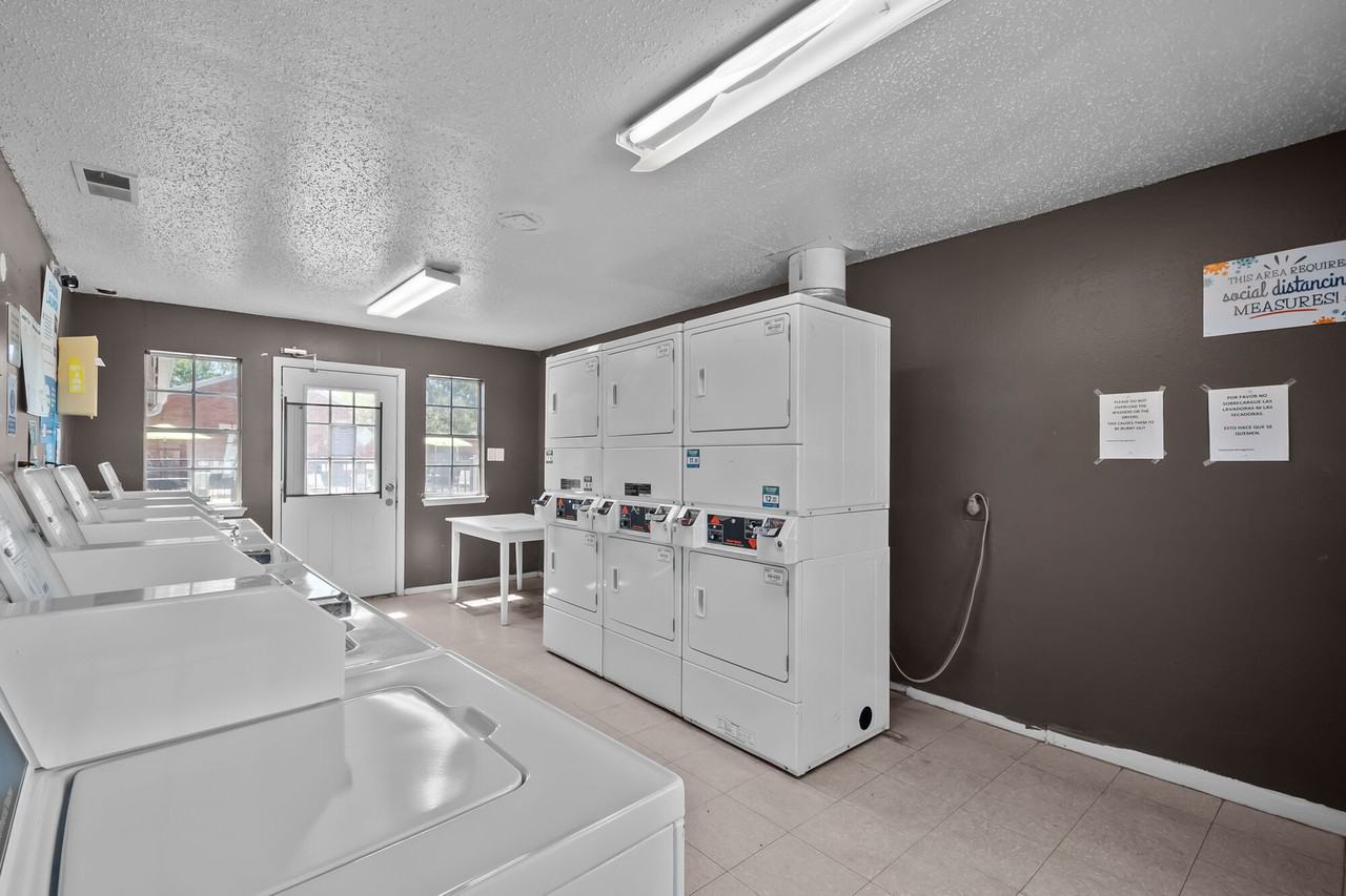 Parkwood Square - Photo 4 of 49