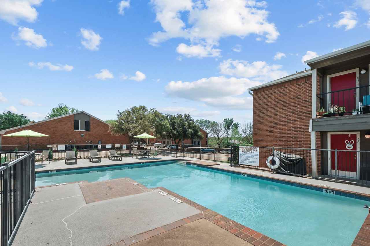 Parkwood Square - Photo 6 of 49