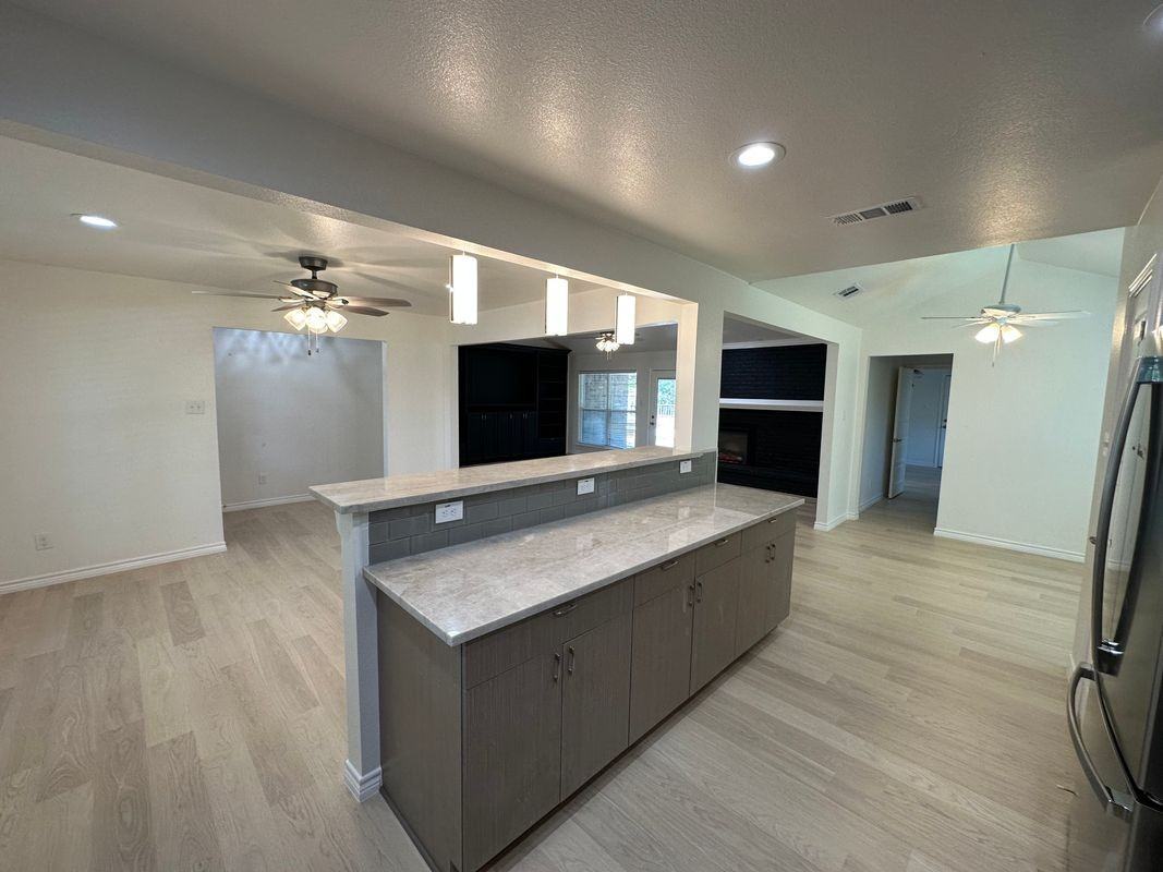2217 Chamberlain Dr - Photo 3 of 24